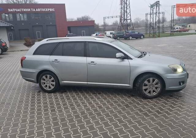 Серый Тойота Авенсис, объемом двигателя 2 л и пробегом 305 тыс. км за 6900 $, фото 2 на Automoto.ua