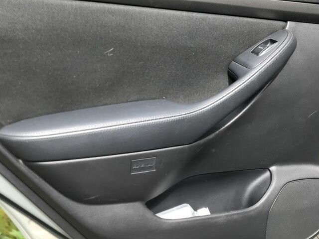 Серый Тойота Авенсис, объемом двигателя 2 л и пробегом 270 тыс. км за 7100 $, фото 14 на Automoto.ua