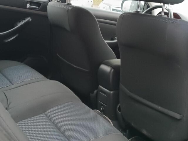 Серый Тойота Авенсис, объемом двигателя 2 л и пробегом 353 тыс. км за 6450 $, фото 39 на Automoto.ua