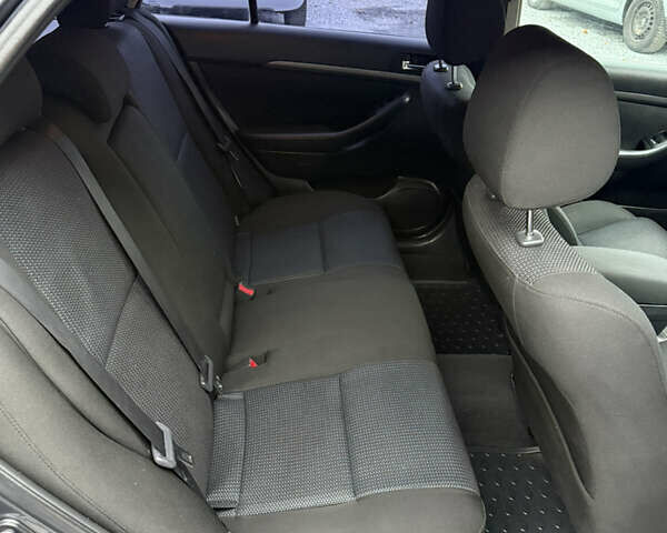 Серый Тойота Авенсис, объемом двигателя 2 л и пробегом 194 тыс. км за 7800 $, фото 89 на Automoto.ua