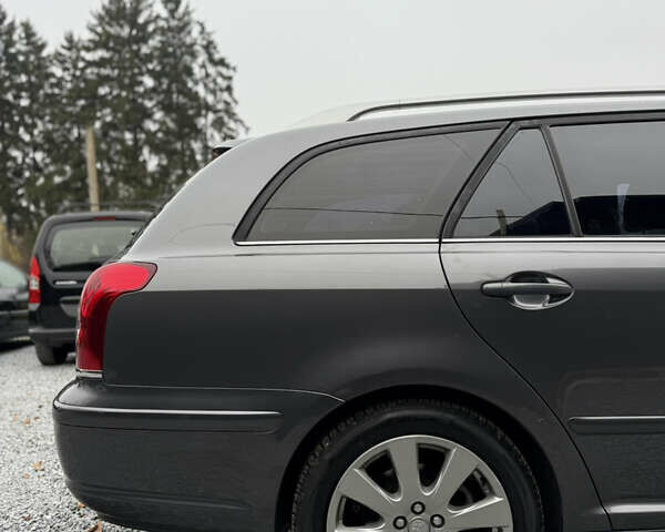 Серый Тойота Авенсис, объемом двигателя 2 л и пробегом 194 тыс. км за 7800 $, фото 31 на Automoto.ua