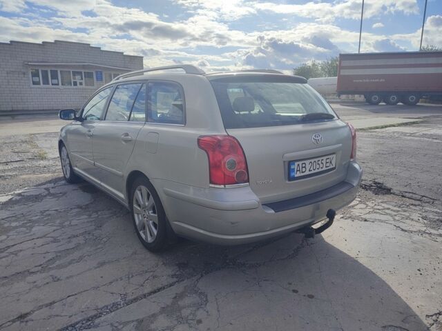 Серый Тойота Авенсис, объемом двигателя 2 л и пробегом 325 тыс. км за 5700 $, фото 4 на Automoto.ua