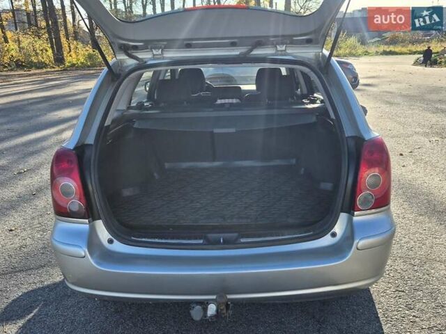 Серый Тойота Авенсис, объемом двигателя 2 л и пробегом 259 тыс. км за 7500 $, фото 10 на Automoto.ua