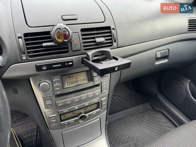 Серый Тойота Авенсис, объемом двигателя 2.23 л и пробегом 340 тыс. км за 4500 $, фото 17 на Automoto.ua