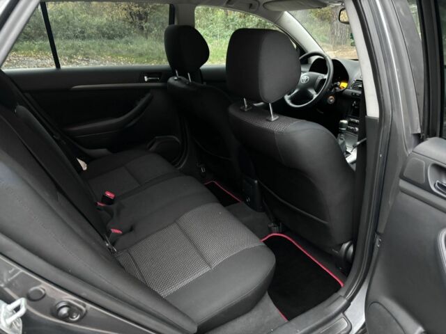 Сірий Тойота Авенсіс, об'ємом двигуна 2 л та пробігом 400 тис. км за 3500 $, фото 7 на Automoto.ua