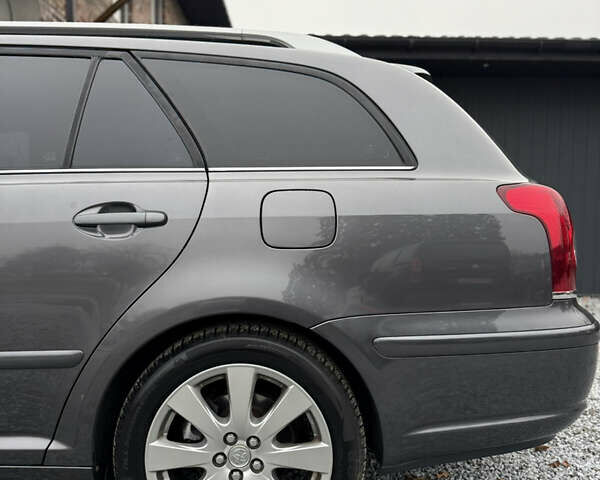 Серый Тойота Авенсис, объемом двигателя 2 л и пробегом 194 тыс. км за 7800 $, фото 33 на Automoto.ua