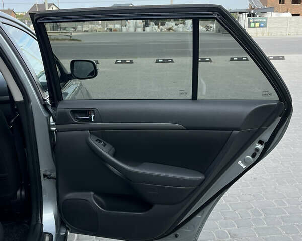 Сірий Тойота Авенсіс, об'ємом двигуна 1.8 л та пробігом 233 тис. км за 7700 $, фото 41 на Automoto.ua