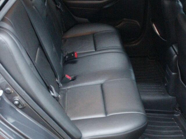 Серый Тойота Авенсис, объемом двигателя 2 л и пробегом 300 тыс. км за 8200 $, фото 11 на Automoto.ua