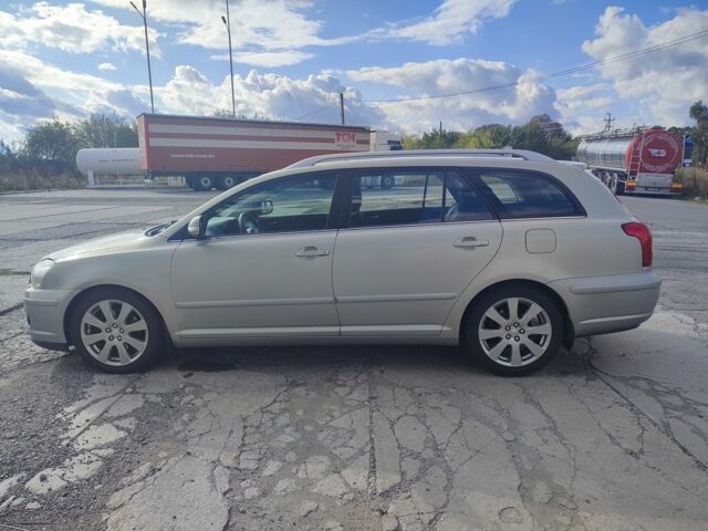 Серый Тойота Авенсис, объемом двигателя 2 л и пробегом 325 тыс. км за 5700 $, фото 5 на Automoto.ua