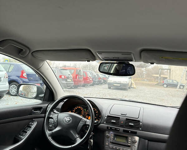 Серый Тойота Авенсис, объемом двигателя 2 л и пробегом 194 тыс. км за 7800 $, фото 96 на Automoto.ua