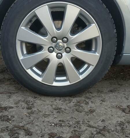 Сірий Тойота Авенсіс, об'ємом двигуна 2 л та пробігом 409 тис. км за 7000 $, фото 29 на Automoto.ua