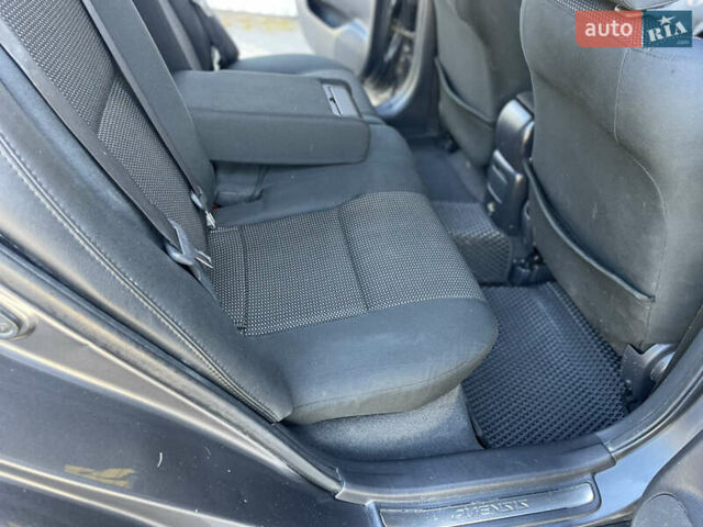 Сірий Тойота Авенсіс, об'ємом двигуна 2 л та пробігом 295 тис. км за 6700 $, фото 23 на Automoto.ua