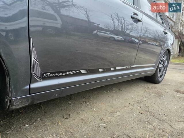 Серый Тойота Авенсис, объемом двигателя 2.2 л и пробегом 340 тыс. км за 3999 $, фото 4 на Automoto.ua