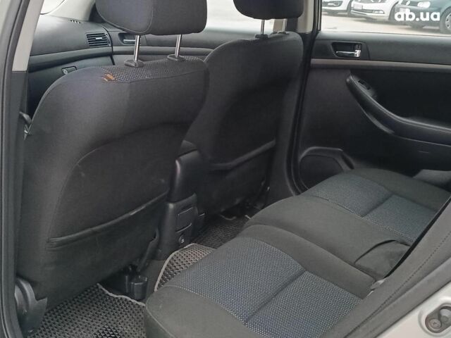 Серый Тойота Авенсис, объемом двигателя 2 л и пробегом 353 тыс. км за 6450 $, фото 43 на Automoto.ua