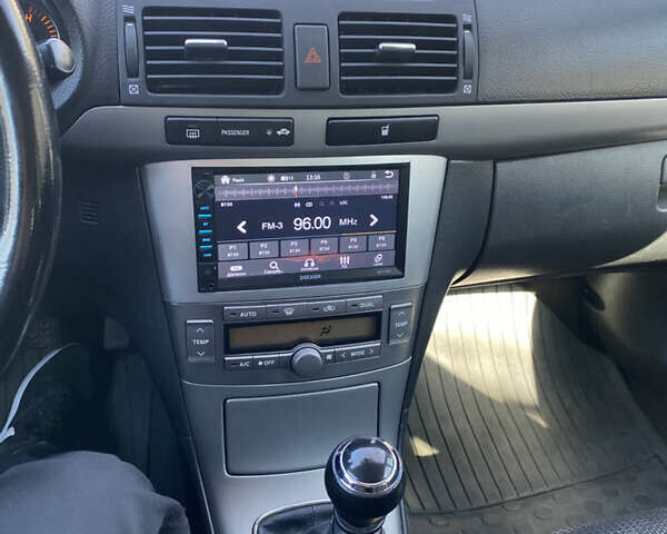 Серый Тойота Авенсис, объемом двигателя 2 л и пробегом 260 тыс. км за 6500 $, фото 16 на Automoto.ua