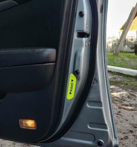 Сірий Тойота Авенсіс, об'ємом двигуна 2 л та пробігом 409 тис. км за 7000 $, фото 92 на Automoto.ua