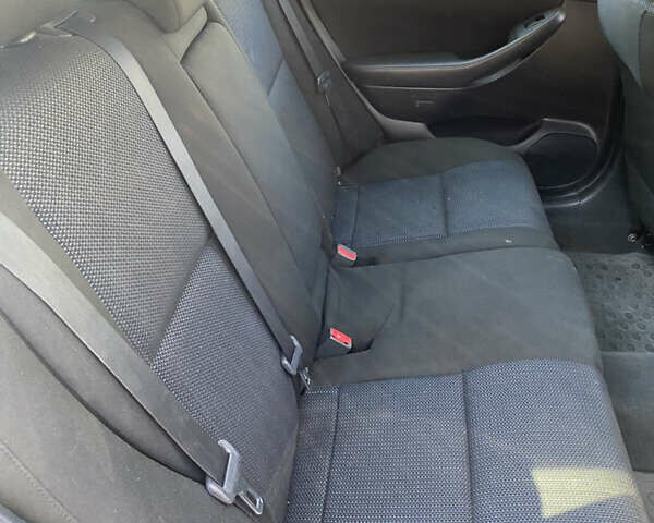 Серый Тойота Авенсис, объемом двигателя 2 л и пробегом 260 тыс. км за 6500 $, фото 21 на Automoto.ua