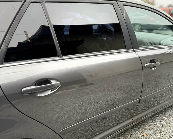 Серый Тойота Авенсис, объемом двигателя 2 л и пробегом 194 тыс. км за 7800 $, фото 59 на Automoto.ua