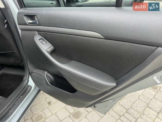 Серый Тойота Авенсис, объемом двигателя 1.8 л и пробегом 203 тыс. км за 7499 $, фото 33 на Automoto.ua