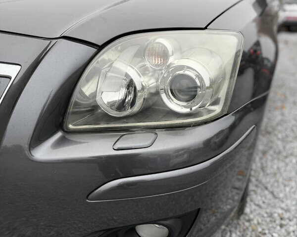 Серый Тойота Авенсис, объемом двигателя 2 л и пробегом 194 тыс. км за 7800 $, фото 21 на Automoto.ua