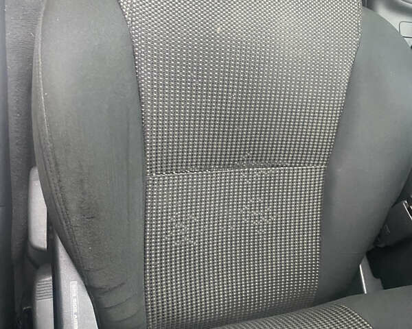 Серый Тойота Авенсис, объемом двигателя 2.23 л и пробегом 271 тыс. км за 6300 $, фото 4 на Automoto.ua