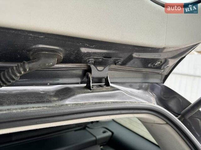 Серый Тойота Авенсис, объемом двигателя 2.23 л и пробегом 340 тыс. км за 4500 $, фото 10 на Automoto.ua