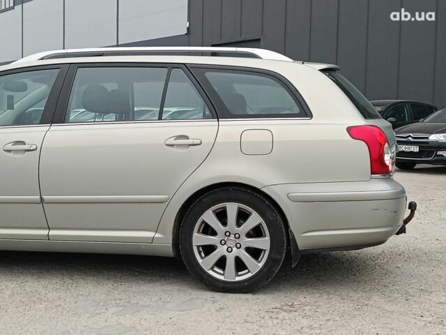 Серый Тойота Авенсис, объемом двигателя 2 л и пробегом 353 тыс. км за 6450 $, фото 4 на Automoto.ua