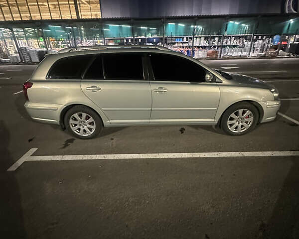 Серый Тойота Авенсис, объемом двигателя 2 л и пробегом 243 тыс. км за 6850 $, фото 3 на Automoto.ua