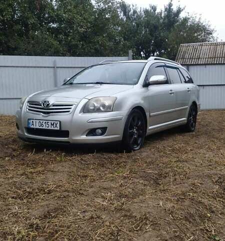 Серый Тойота Авенсис, объемом двигателя 2 л и пробегом 183 тыс. км за 7000 $, фото 4 на Automoto.ua