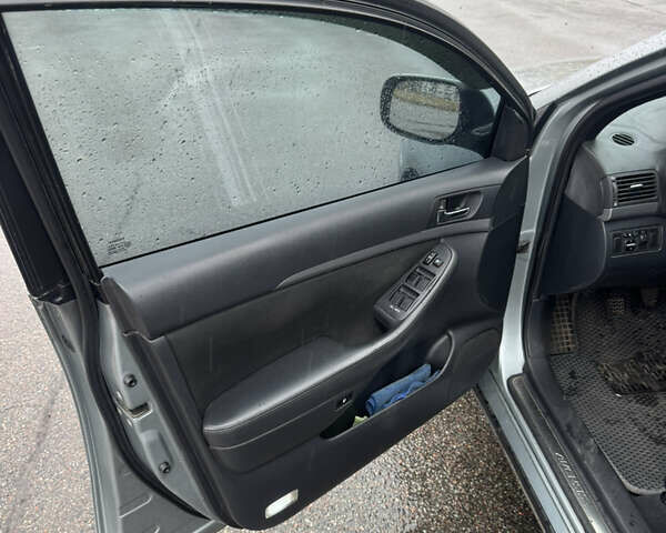Серый Тойота Авенсис, объемом двигателя 2.2 л и пробегом 367 тыс. км за 6800 $, фото 11 на Automoto.ua