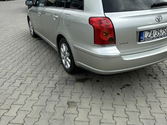 Серый Тойота Авенсис, объемом двигателя 2.2 л и пробегом 350 тыс. км за 2400 $, фото 5 на Automoto.ua