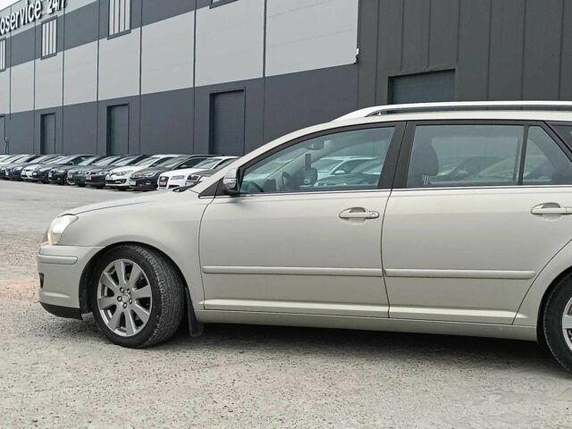 Серый Тойота Авенсис, объемом двигателя 2 л и пробегом 353 тыс. км за 6450 $, фото 3 на Automoto.ua