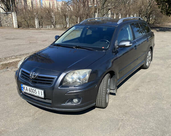 Серый Тойота Авенсис, объемом двигателя 2 л и пробегом 260 тыс. км за 6500 $, фото 3 на Automoto.ua