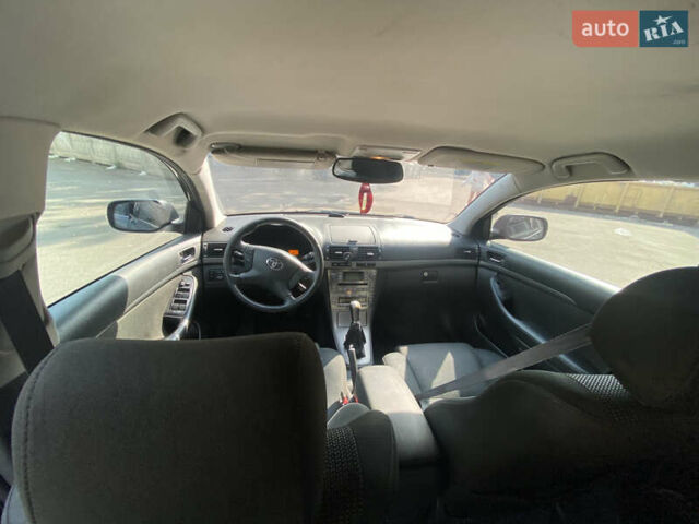 Сірий Тойота Авенсіс, об'ємом двигуна 2 л та пробігом 305 тис. км за 4700 $, фото 4 на Automoto.ua