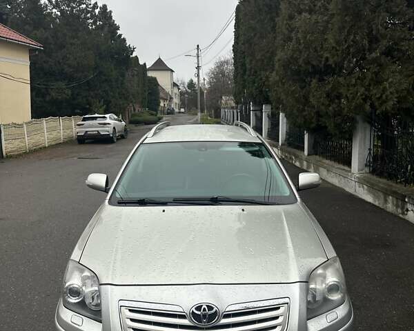 Серый Тойота Авенсис, объемом двигателя 2 л и пробегом 337 тыс. км за 6200 $, фото 7 на Automoto.ua