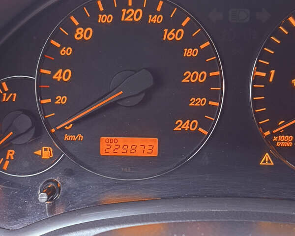 Серый Тойота Авенсис, объемом двигателя 2.2 л и пробегом 229 тыс. км за 6200 $, фото 15 на Automoto.ua