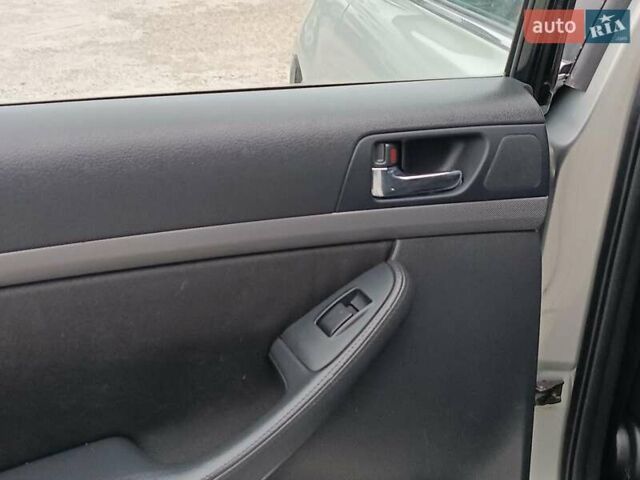 Сірий Тойота Авенсіс, об'ємом двигуна 2 л та пробігом 353 тис. км за 6450 $, фото 42 на Automoto.ua