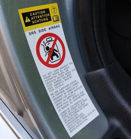 Сірий Тойота Авенсіс, об'ємом двигуна 2 л та пробігом 409 тис. км за 7000 $, фото 100 на Automoto.ua