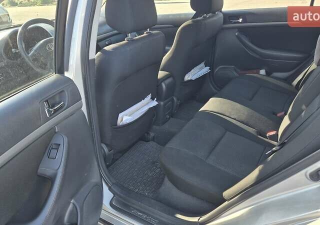 Серый Тойота Авенсис, объемом двигателя 2 л и пробегом 259 тыс. км за 7500 $, фото 8 на Automoto.ua