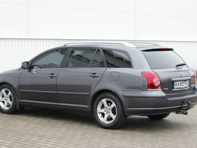 Серый Тойота Авенсис, объемом двигателя 2 л и пробегом 300 тыс. км за 8200 $, фото 7 на Automoto.ua