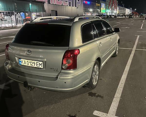 Серый Тойота Авенсис, объемом двигателя 2 л и пробегом 243 тыс. км за 6850 $, фото 5 на Automoto.ua