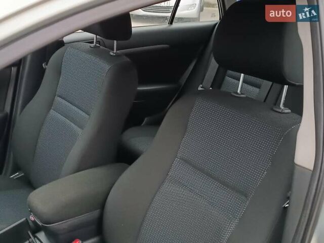 Сірий Тойота Авенсіс, об'ємом двигуна 2 л та пробігом 353 тис. км за 6450 $, фото 31 на Automoto.ua