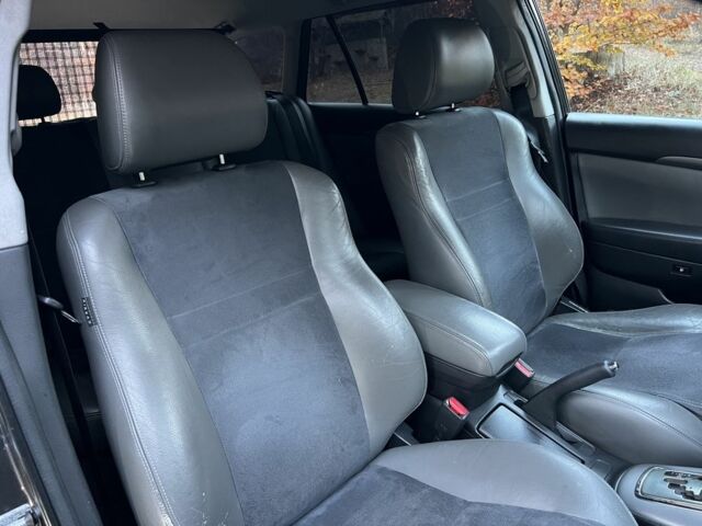 Серый Тойота Авенсис, объемом двигателя 1.8 л и пробегом 315 тыс. км за 5900 $, фото 16 на Automoto.ua