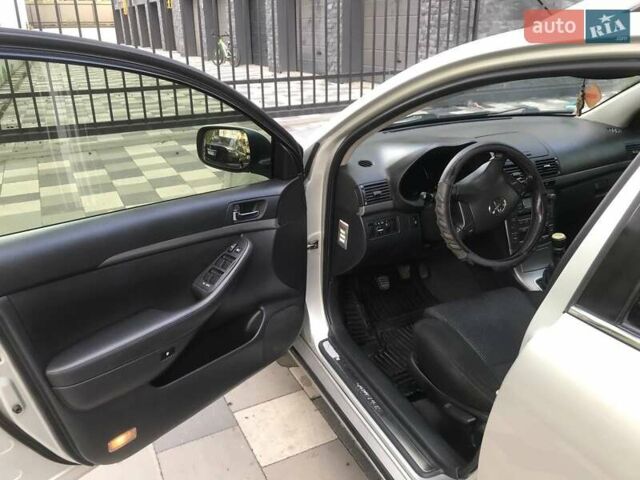 Серый Тойота Авенсис, объемом двигателя 2 л и пробегом 356 тыс. км за 4300 $, фото 14 на Automoto.ua