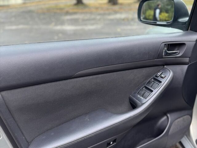 Серый Тойота Авенсис, объемом двигателя 2.2 л и пробегом 300 тыс. км за 2800 $, фото 14 на Automoto.ua