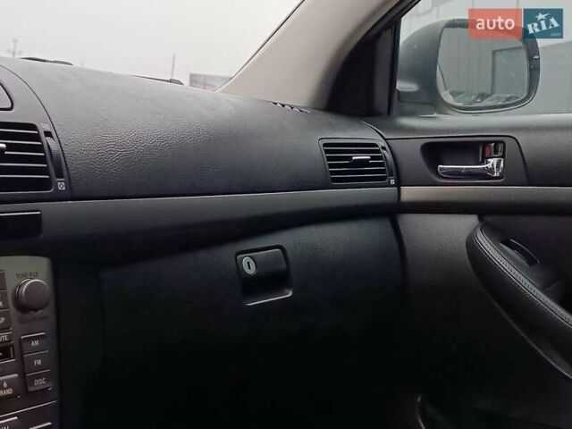 Сірий Тойота Авенсіс, об'ємом двигуна 2 л та пробігом 353 тис. км за 6450 $, фото 28 на Automoto.ua