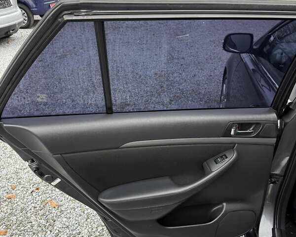 Серый Тойота Авенсис, объемом двигателя 2 л и пробегом 194 тыс. км за 7800 $, фото 78 на Automoto.ua