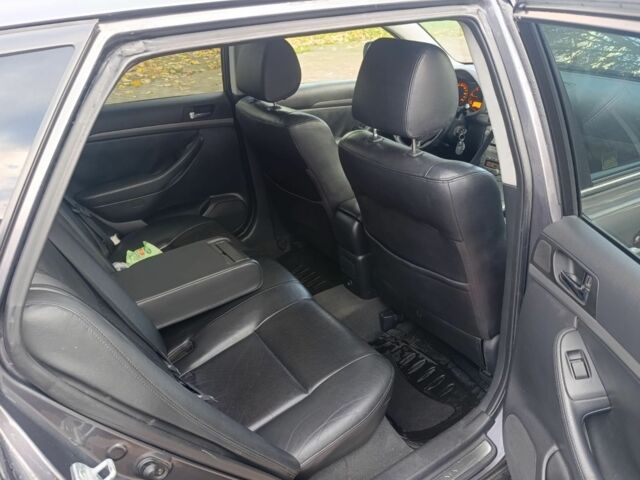 Серый Тойота Авенсис, объемом двигателя 0 л и пробегом 200 тыс. км за 4400 $, фото 2 на Automoto.ua