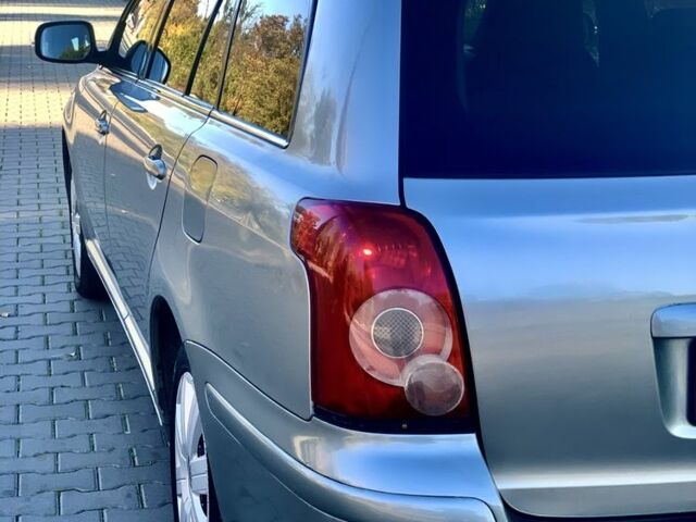 Сірий Тойота Авенсіс, об'ємом двигуна 2 л та пробігом 194 тис. км за 5500 $, фото 9 на Automoto.ua