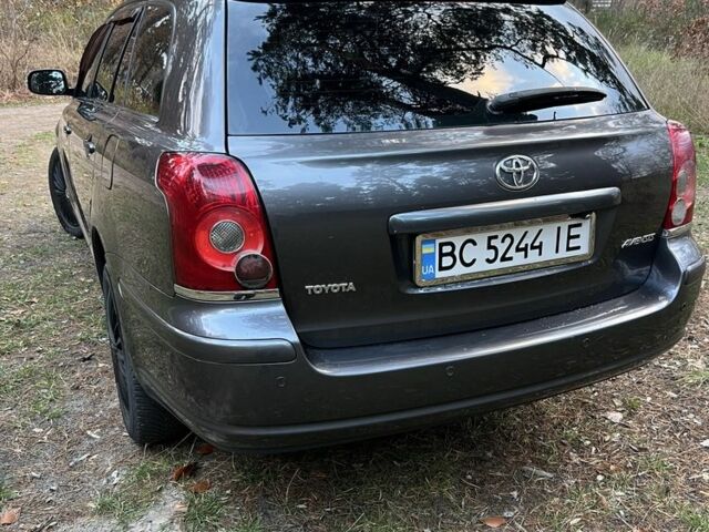 Серый Тойота Авенсис, объемом двигателя 1.8 л и пробегом 315 тыс. км за 5900 $, фото 1 на Automoto.ua